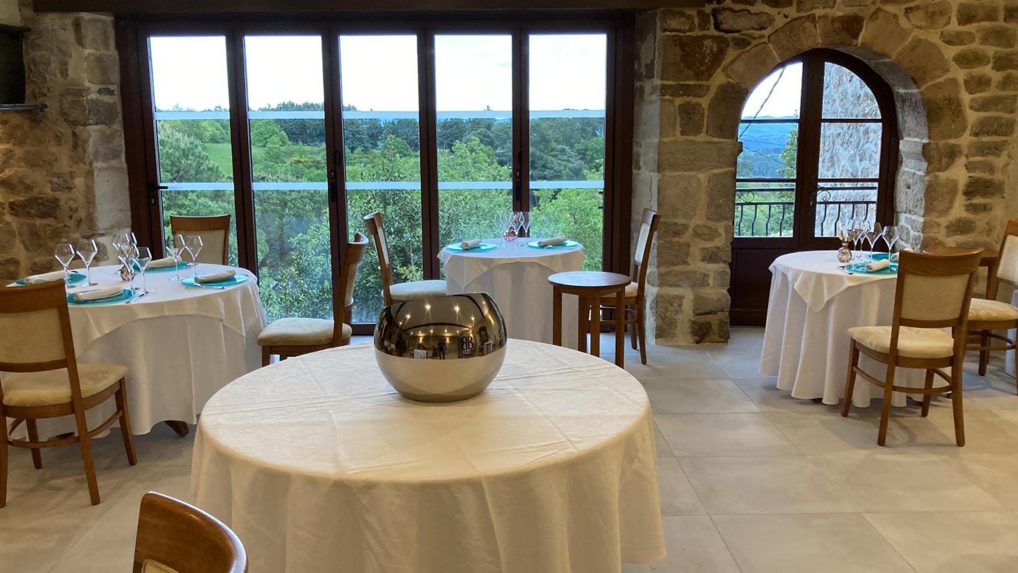 Aux Vieux Arceaux Hotel Mercuer Luaran gambar