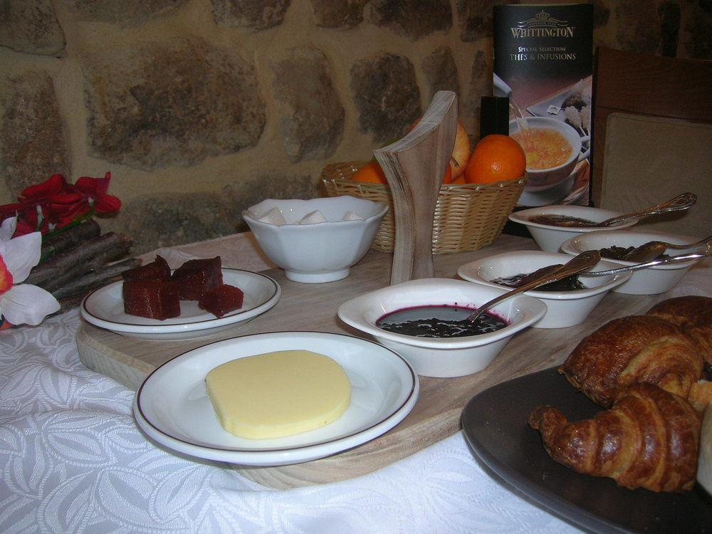 Aux Vieux Arceaux Hotel Mercuer Luaran gambar