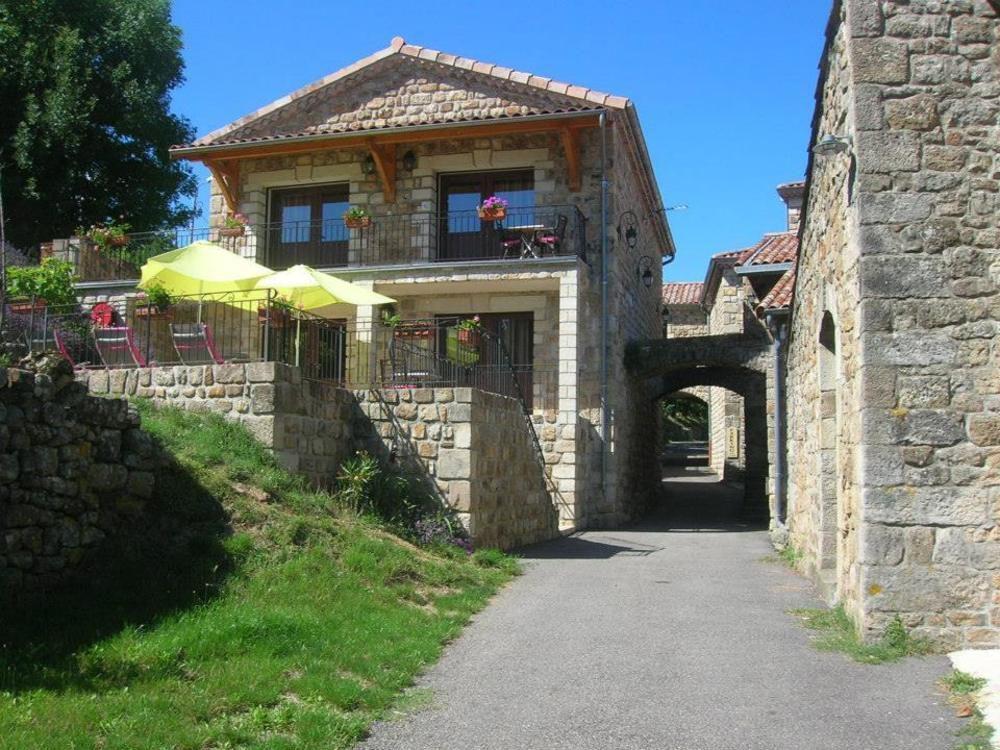 Aux Vieux Arceaux Hotel Mercuer Luaran gambar