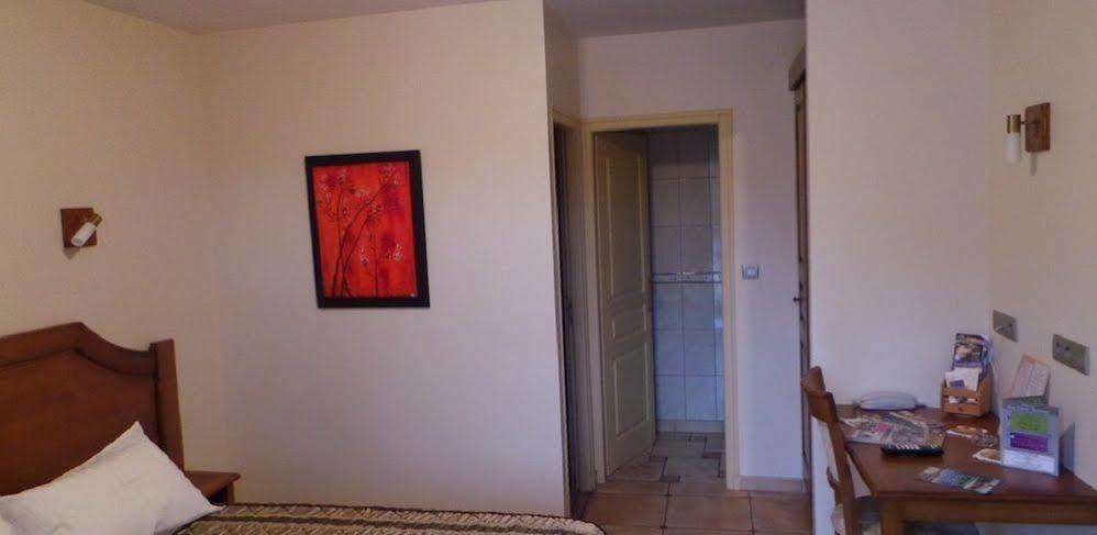 Aux Vieux Arceaux Hotel Mercuer Luaran gambar